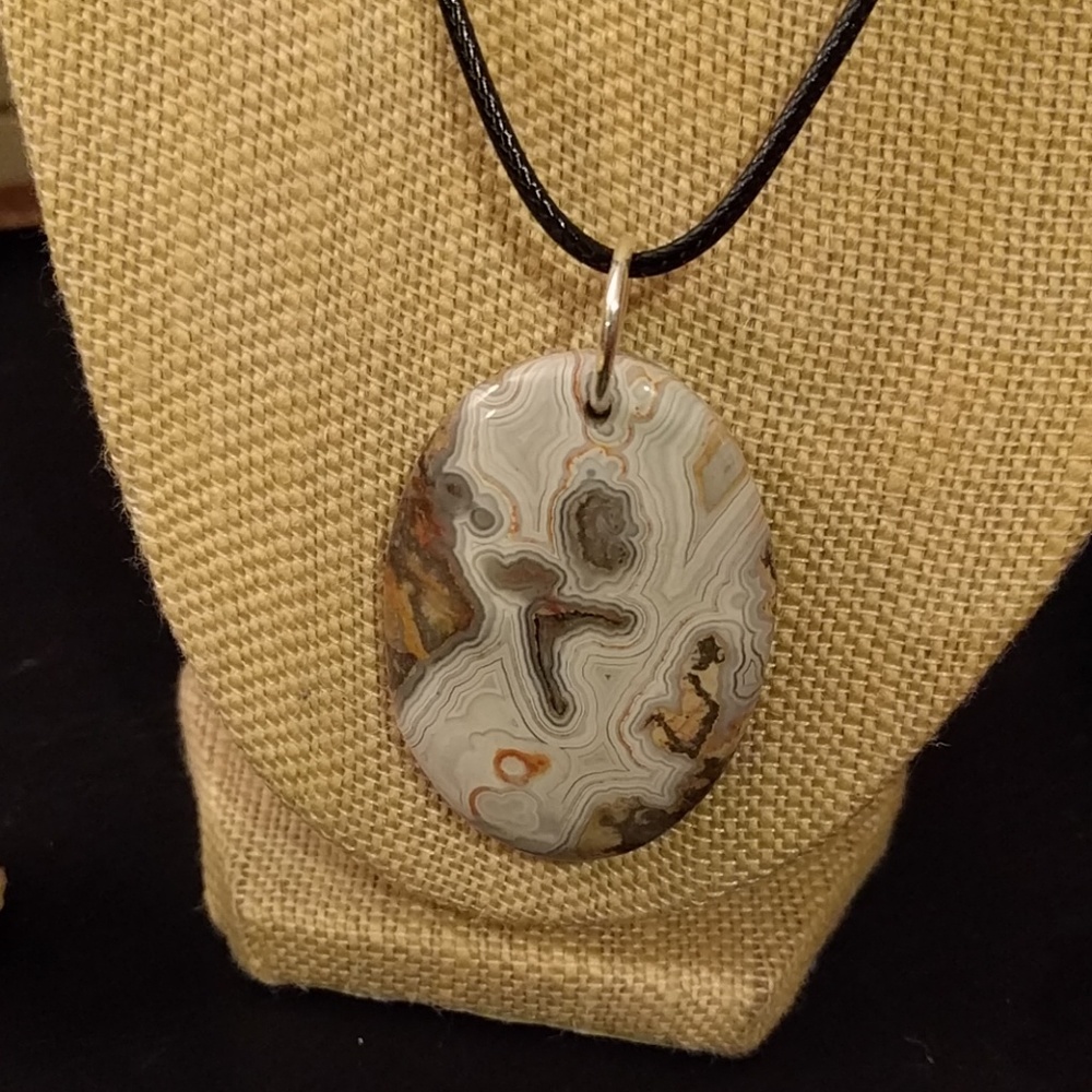 Capoeira Crazy Lace Agate Pendant Necklace